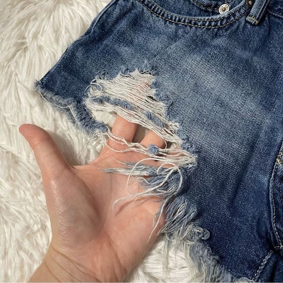 W25 Distressed Destroyed Blue Denim Jean Shorts Free People We The Free - Picture 3 of 8